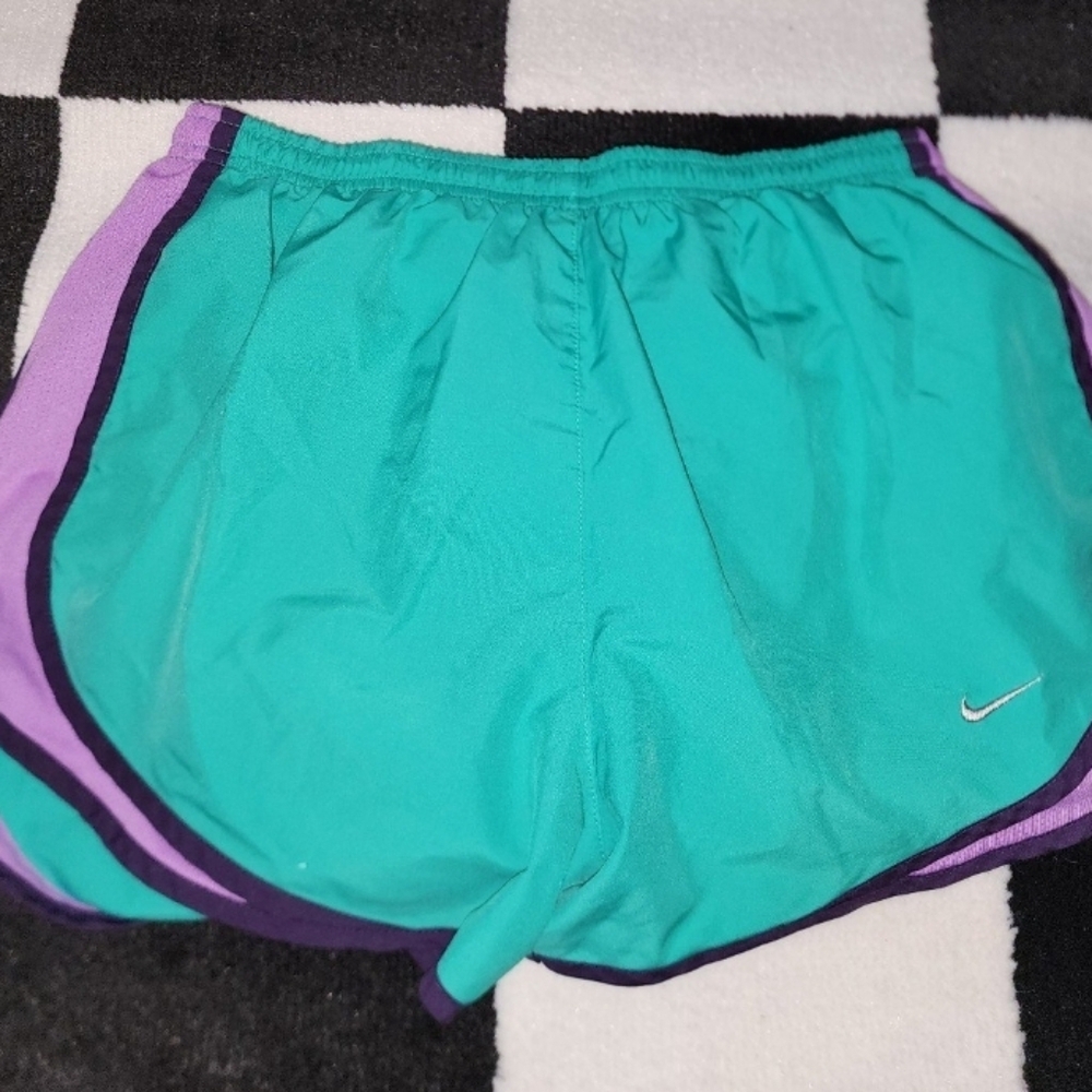WOMENS NIKE SIZE SMALL RUNNING SHORTS